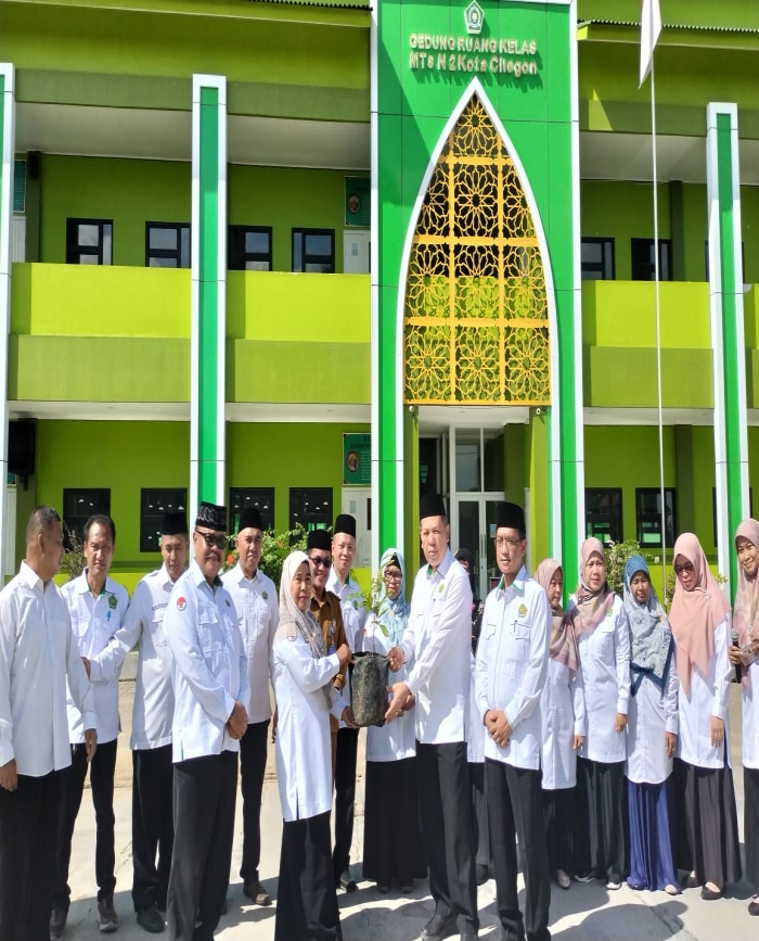 Tanam 1 juta Pohon Matoa Kemenang RI  Memperingati hari bumi 
